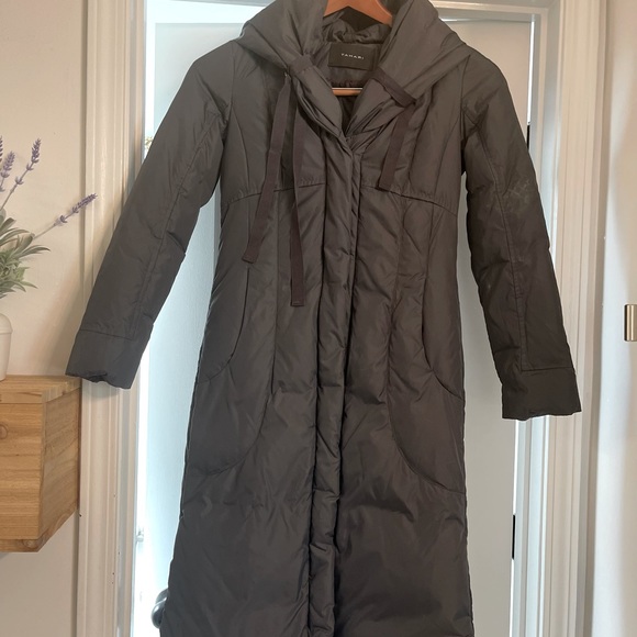 TAHARI - Picture 3 of 11